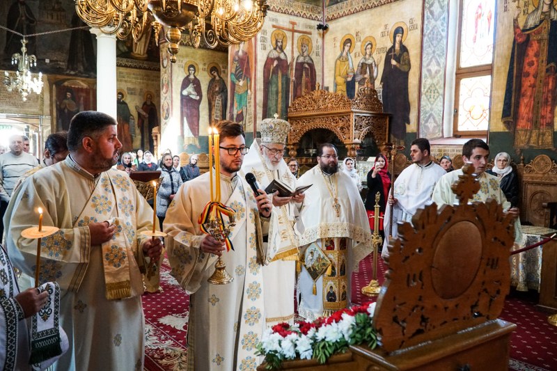 Slujire Arhierească în a doua zi a Praznicului Învierii la Mănăstirea Negru Vodă