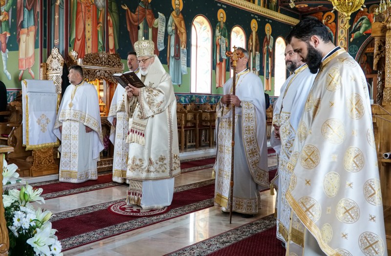 Ierarhul Argeșului și Muscelului a slujit la Mănăstirea Ionești