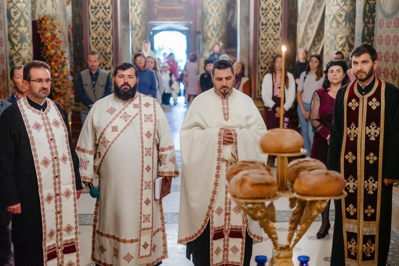 Vecernie la Catedrala Arhiepiscopală de ziua prăznuirii Sfântului Neagoe Vodă Basarab