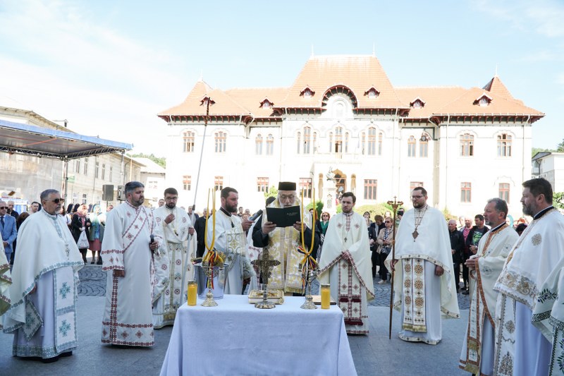 Biserica parohiei Sfântul Nicolae – Popa Savu a fost resfințită