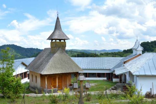 Schitul „Sfântul Ierarh Modest”, Coteneşti 01