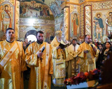 Părintele Arhiepiscop Calinic Argeșeanul a slujit la hramul parohiei Oești Ungureni
