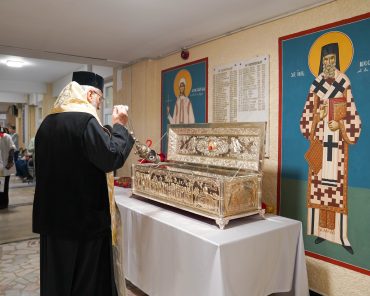 Racla specială pentru procesiuni cu moaște de la Sfânta Filoteea în pelerinaj la Spitalul din Curtea de Argeș