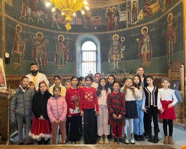 Împodobirea bradului de Crăciun la parohia Cuca, protoieria Pitești