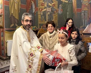 Daruri de Moș Nicolae, parohia Sfinții Împărați, protoieria Curtea de Argeș