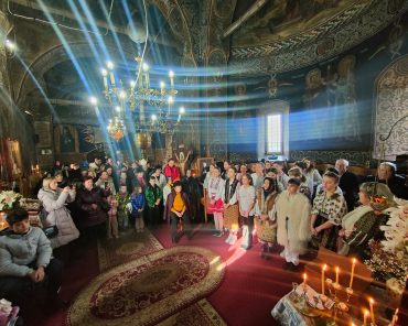 FLORI DALBE, FLORI DE MĂR-concert de colinde la Biserica Valea Danului