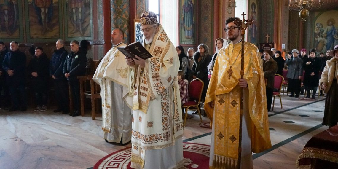 Slujire Arhierească la parohia Domnești de Sus, protoieria Curtea de Argeș