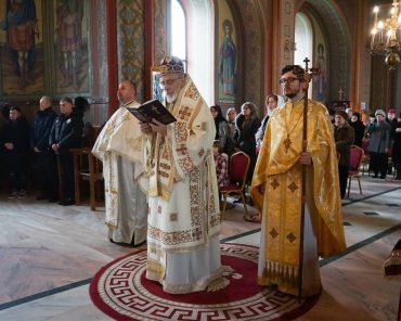 Slujire Arhierească la parohia Domnești de Sus, protoieria Curtea de Argeș