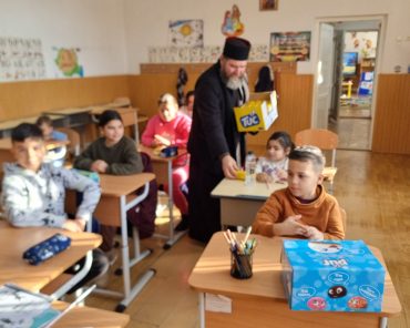 Daruri pentru elevi, parohia Glavacioc, protoieria Costești