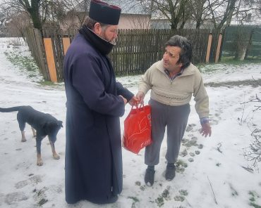 Daruri pentru cei nevoiași, parohia Glavacioc, protoieria Costești