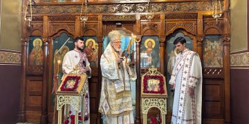 Părintele Arhiepiscop Calinic Argeșeanul a slujit la Paraclisul Arhiepiscopal din Curtea de Argeș