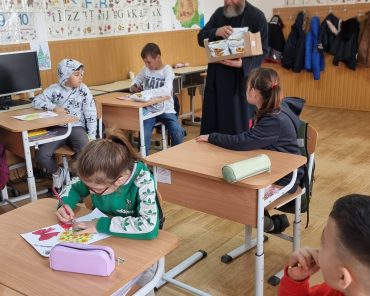 Daruri pentru copii, parohia Glavacioc, protoieria Costești