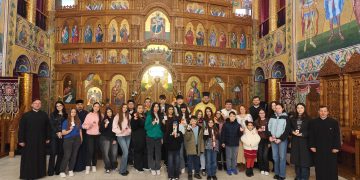 Ora de cateheză la Catedrala din Mioveni: Un mărțișor în dar