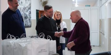 600 de pachete pentru cei aflați în suferințe