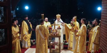Slujba de Înviere la Paraclisul Arhiepiscopal din Municipiul Curtea de Argeș