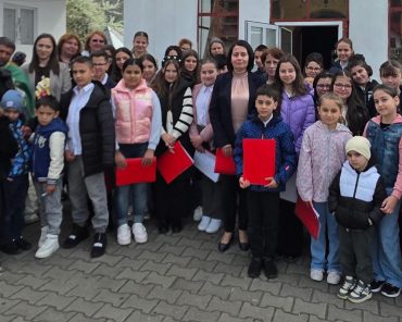 Buchet de cântări pentru Maica Domnului la parohia Oești Ungureni, protoieria Curtea de Argeș