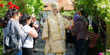 Părintele Arhiepiscop Calinic Argeșeanul a slujit la Mănăstirea Negru Vodă