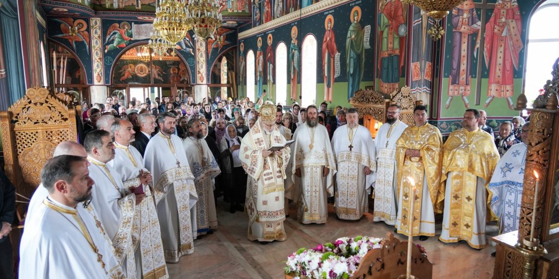 Slujire Arhierească la hramul Mănăstirii „Sfânta Treime” – Ionești