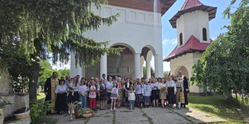Ziua Universală a Iei, un simbol al identității românești – parohia Călinești Vale, protoieria Topoloveni