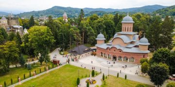 Slujire Arhierească la Noua Catedrală Arhiepiscopală și Necropolă Regală