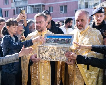 Brâul Maicii Domnului de la Mănăstirea Kato Xenia a ajuns la parohia Sfântul Pantelimon din Pitești