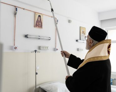 Părintele Arhiepiscop Calinic Argeșeanul a sfințit două saloane la Spitalul Județean de Urgență Pitești
